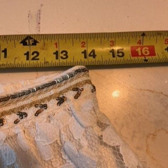 NEW Hollister Lace Floral Mini Skirt Sz M White Fairy Lined Stretch Waist - Picture 6 of 7